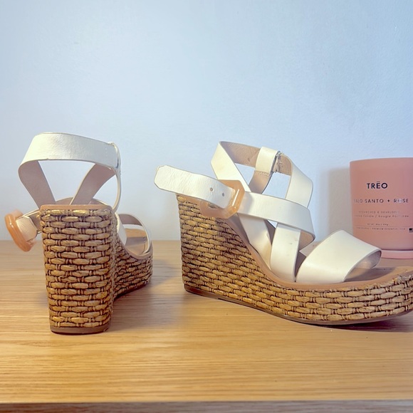 Louie et Cie Ivory Platform Wedge Sandals - Picture 3 of 3